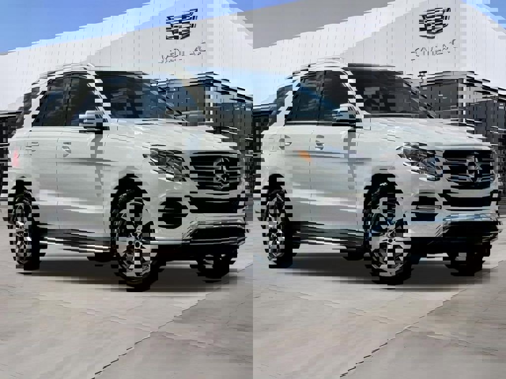 Used 2019 Mercedes-Benz GLE 400 4MATIC image 2