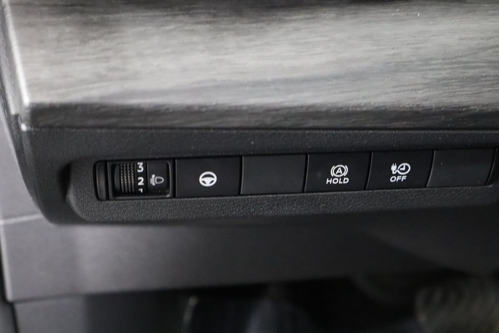 Used 2023 Nissan Ariya FWD image 22