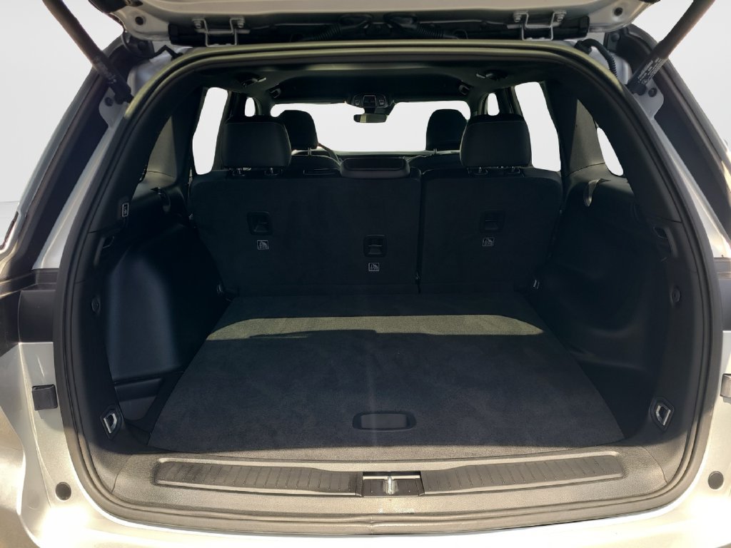 Used 2026 Jeep Grand Cherokee Altitude RWD image 9