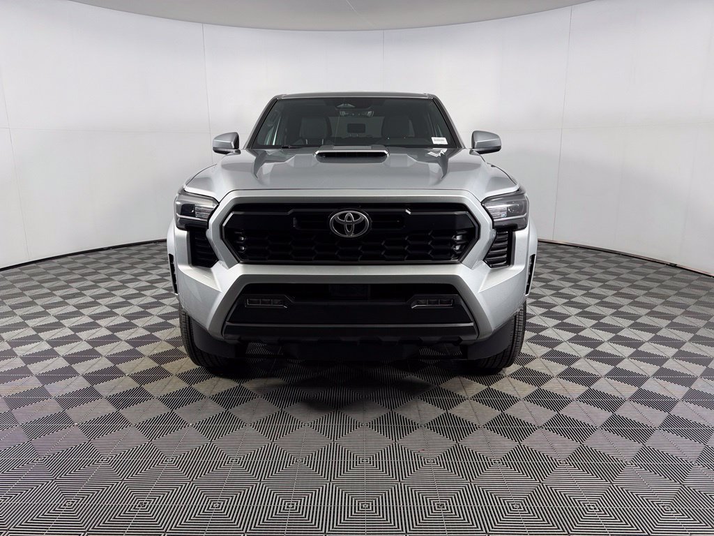 Used 2024 Toyota Tacoma TRD Sport AWD/4WD image 2