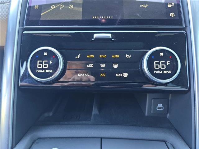 Certified 2024 Land Rover Discovery Dynamic SE image 22