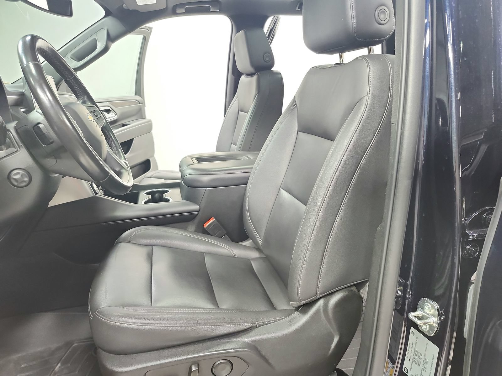 Used 2022 Chevrolet Tahoe LT w/ Luxury Package AWD/4WD image 20