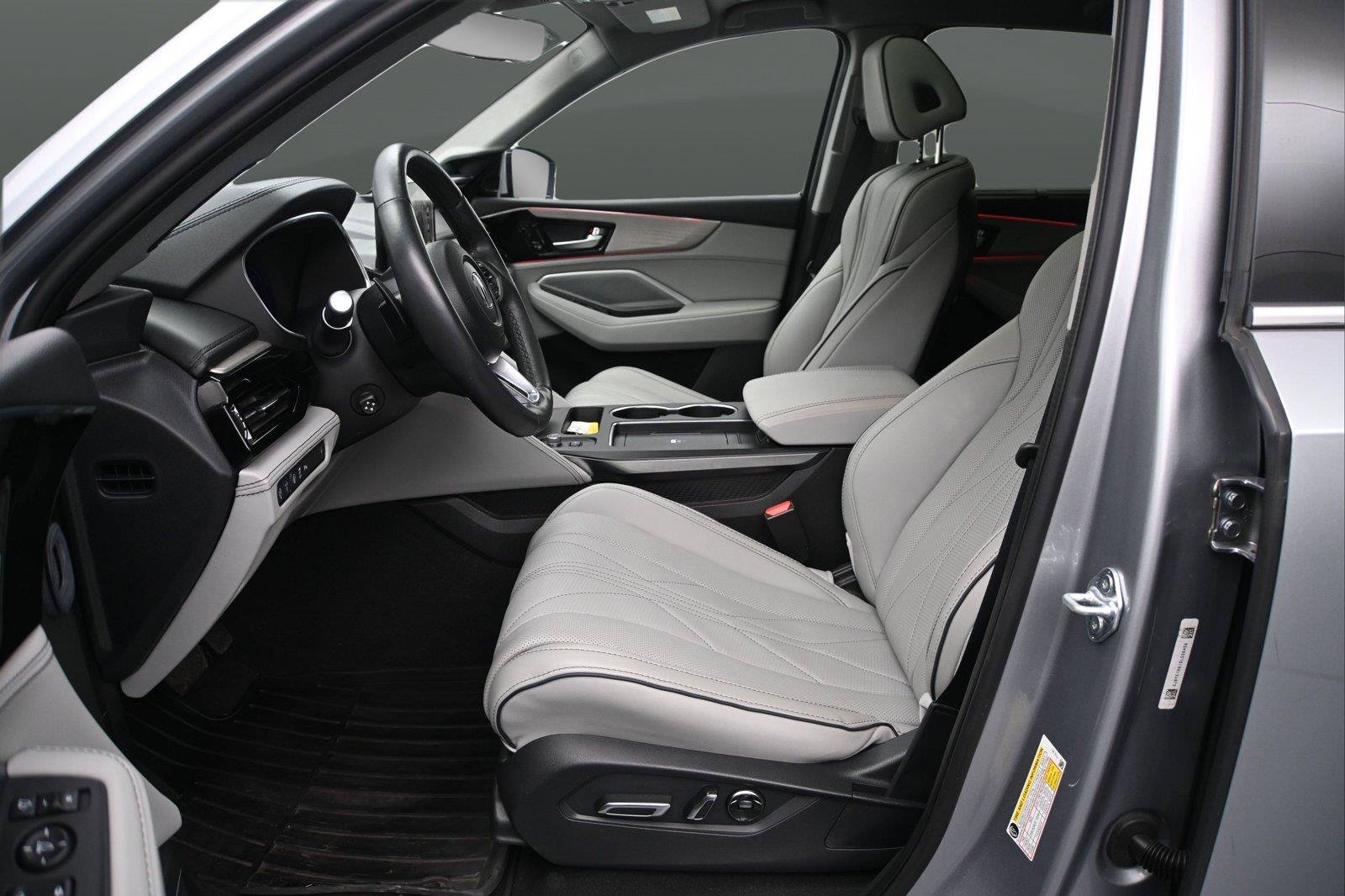 Certified 2025 Acura MDX w/ Advance Package AWD/4WD image 9