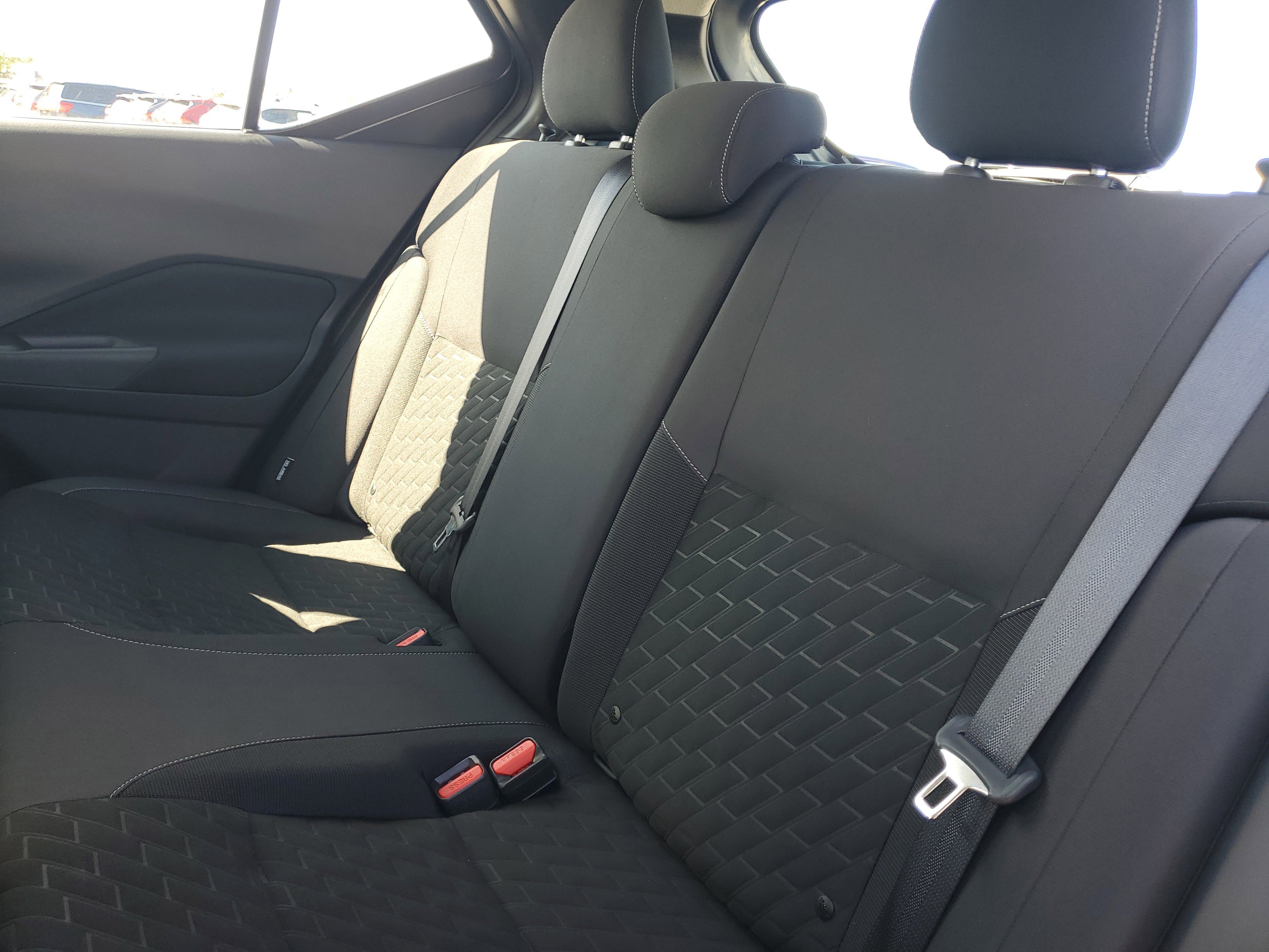 Used 2022 Nissan Kicks SV FWD image 10