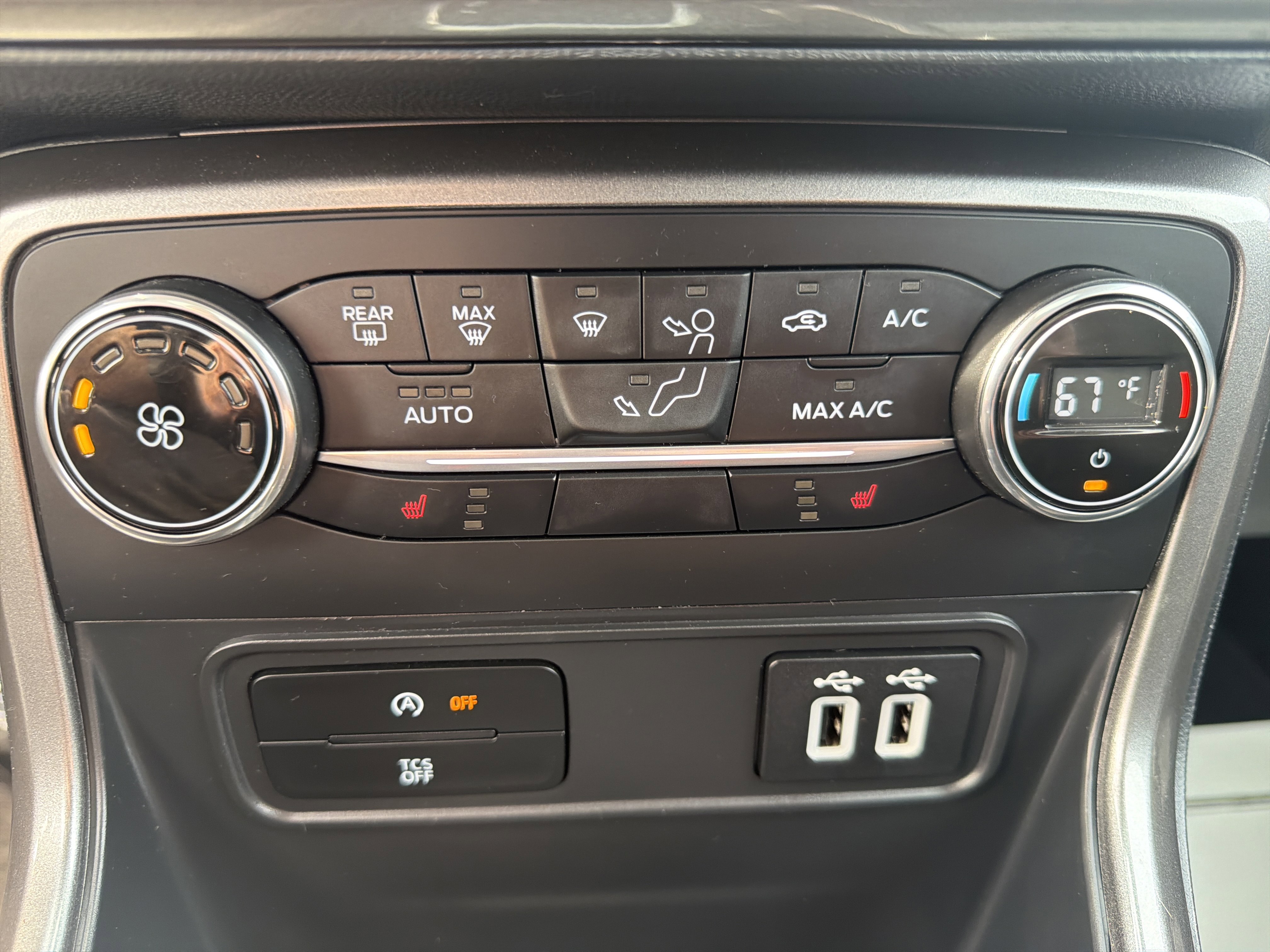 Certified 2019 Ford EcoSport SE w/ SE Convenience Package image 28