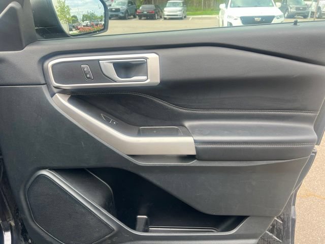 Used 2023 Ford Explorer XLT w/ Equipment Group 202A AWD/4WD image 10