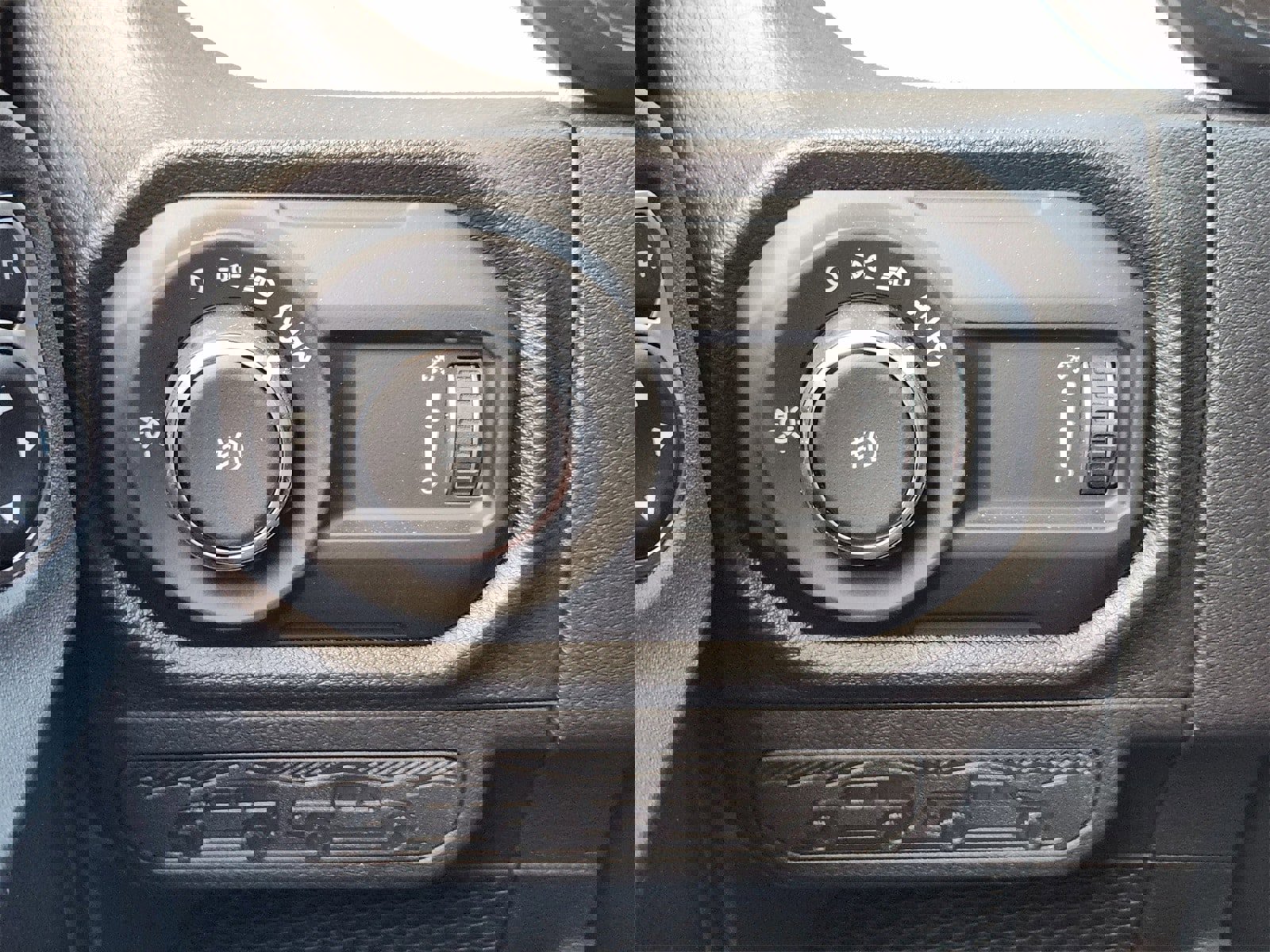 Used 2024 Jeep Wrangler Sport image 30