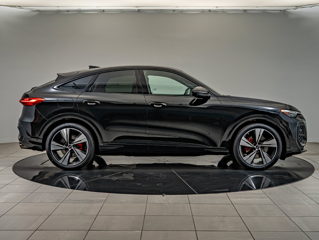 New 2026 Audi SQ5 Prestige AWD/4WD image 4