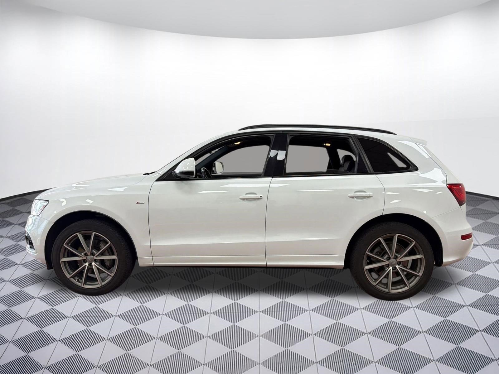Used 2016 Audi Q5 3.0T Premium Plus w/ Technology Package image 2