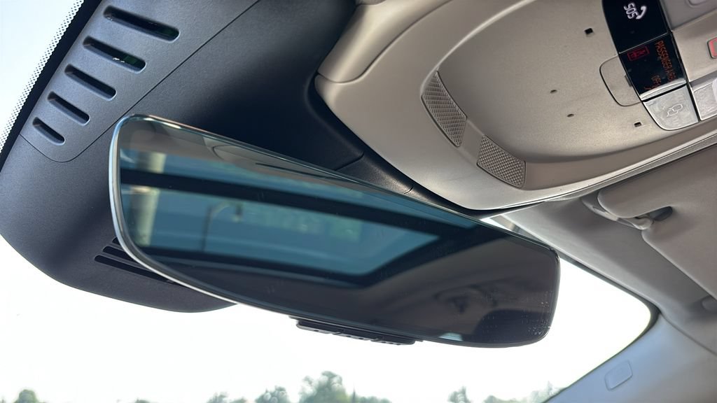 Certified 2025 Volvo XC60 B5 Plus AWD/4WD image 23