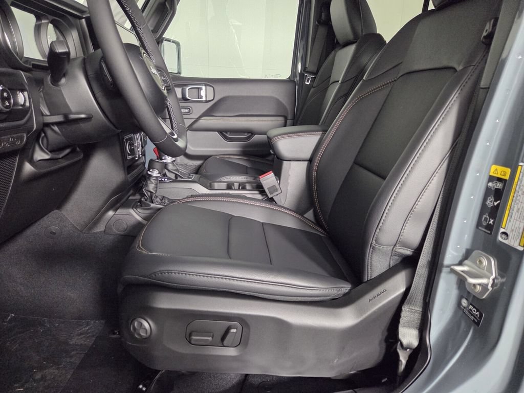 New 2026 Jeep Gladiator Sport AWD/4WD image 9