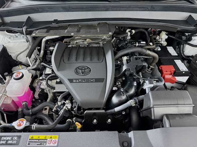 Used 2025 Toyota Grand Highlander AWD image 32