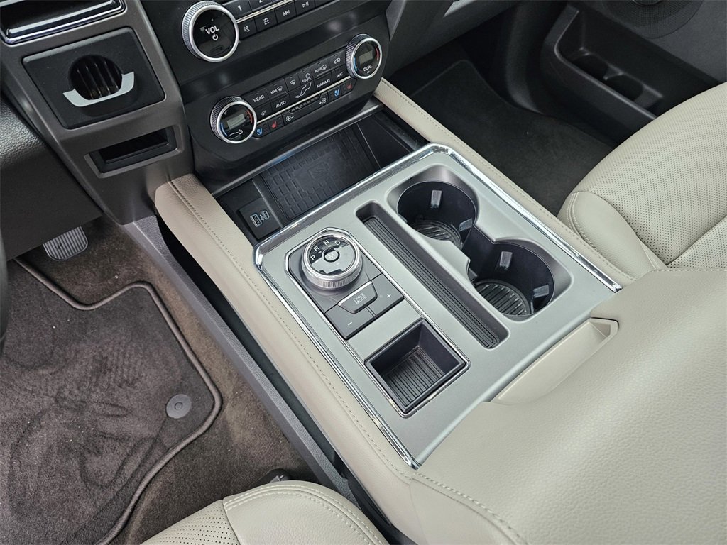 Used 2021 Ford Expedition XLT image 24