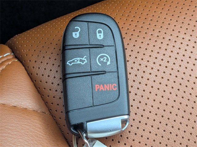 Used 2016 Dodge Challenger SRT Hellcat image 31