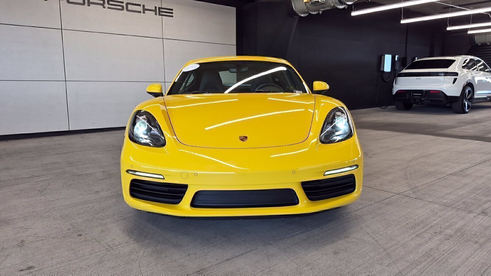 Certified 2019 Porsche 718 Cayman RWD image 11