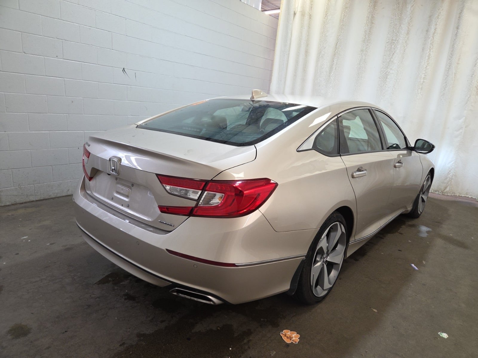 Used 2018 Honda Accord Touring image 5
