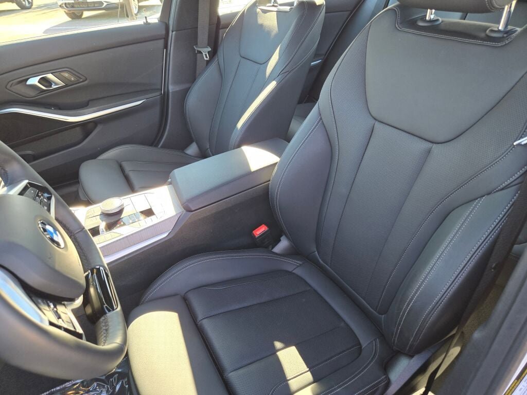 Used 2025 BMW 330i xDrive Sedan image 21