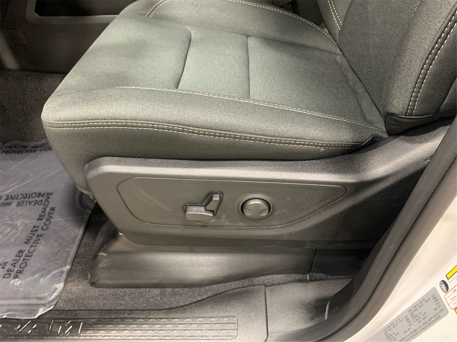 New 2026 RAM 1500 Big Horn AWD/4WD image 16