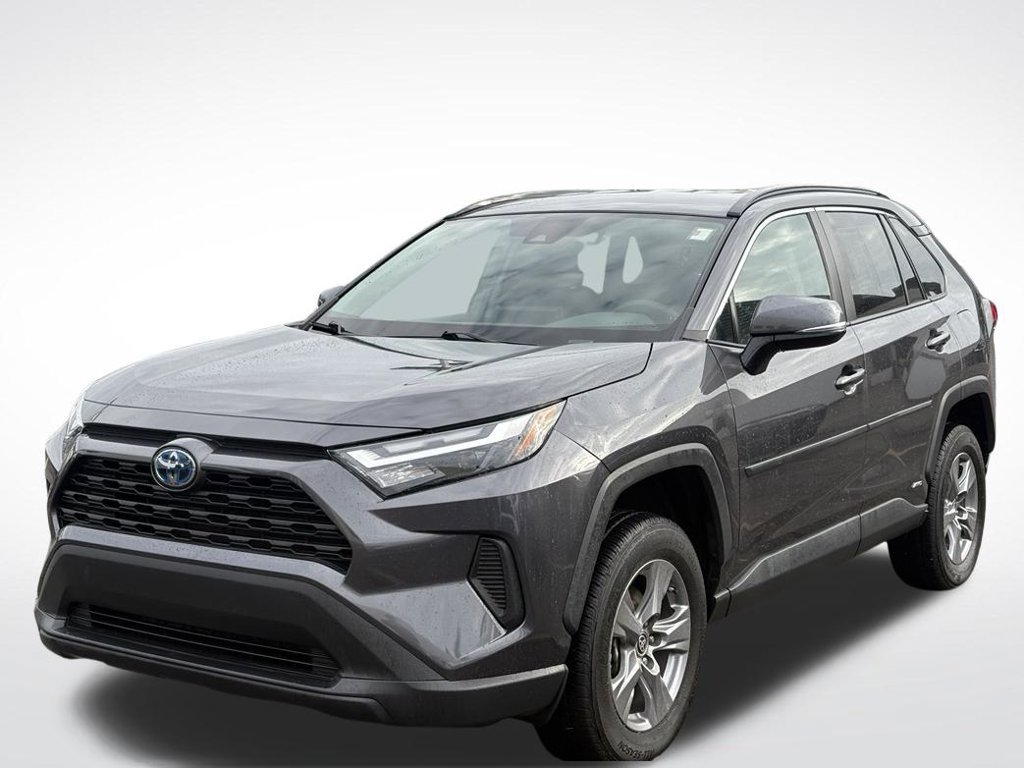 Used 2024 Toyota RAV4 LE AWD/4WD image 2