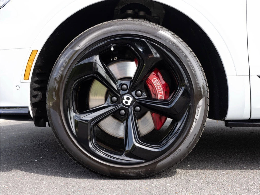 Used 2023 Bentley Bentayga image 65
