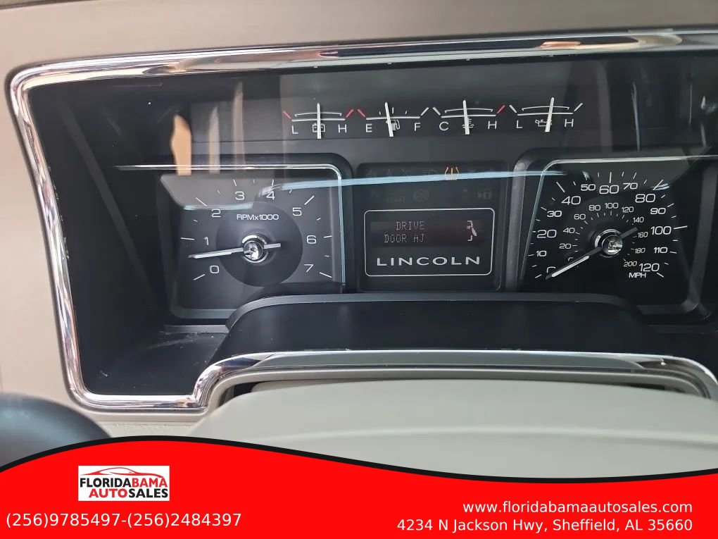 Used 2014 Lincoln Navigator 2WD image 16
