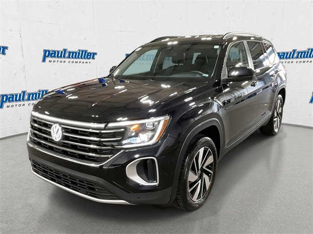 Used 2025 Volkswagen Atlas SE image 1