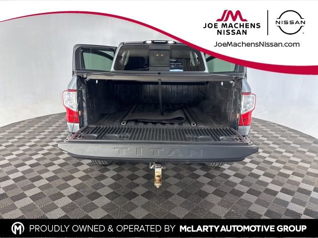 Used 2018 Nissan Titan SL image 15