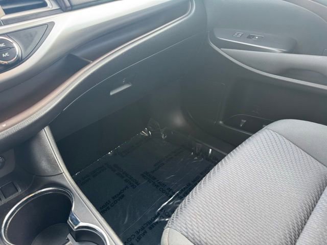 Certified 2017 Toyota Highlander LE w/ Carpet Mat Package AWD/4WD image 21