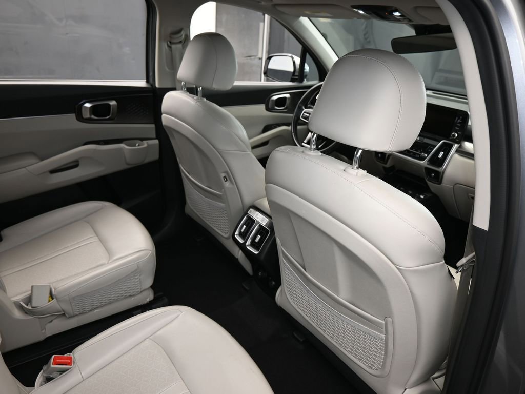 Used 2022 Kia Sorento EX w/ Panoramic Sunroof Package image 51