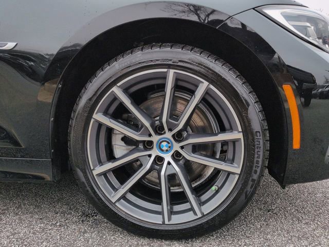 Used 2022 BMW 330e xDrive w/ Premium Package image 12