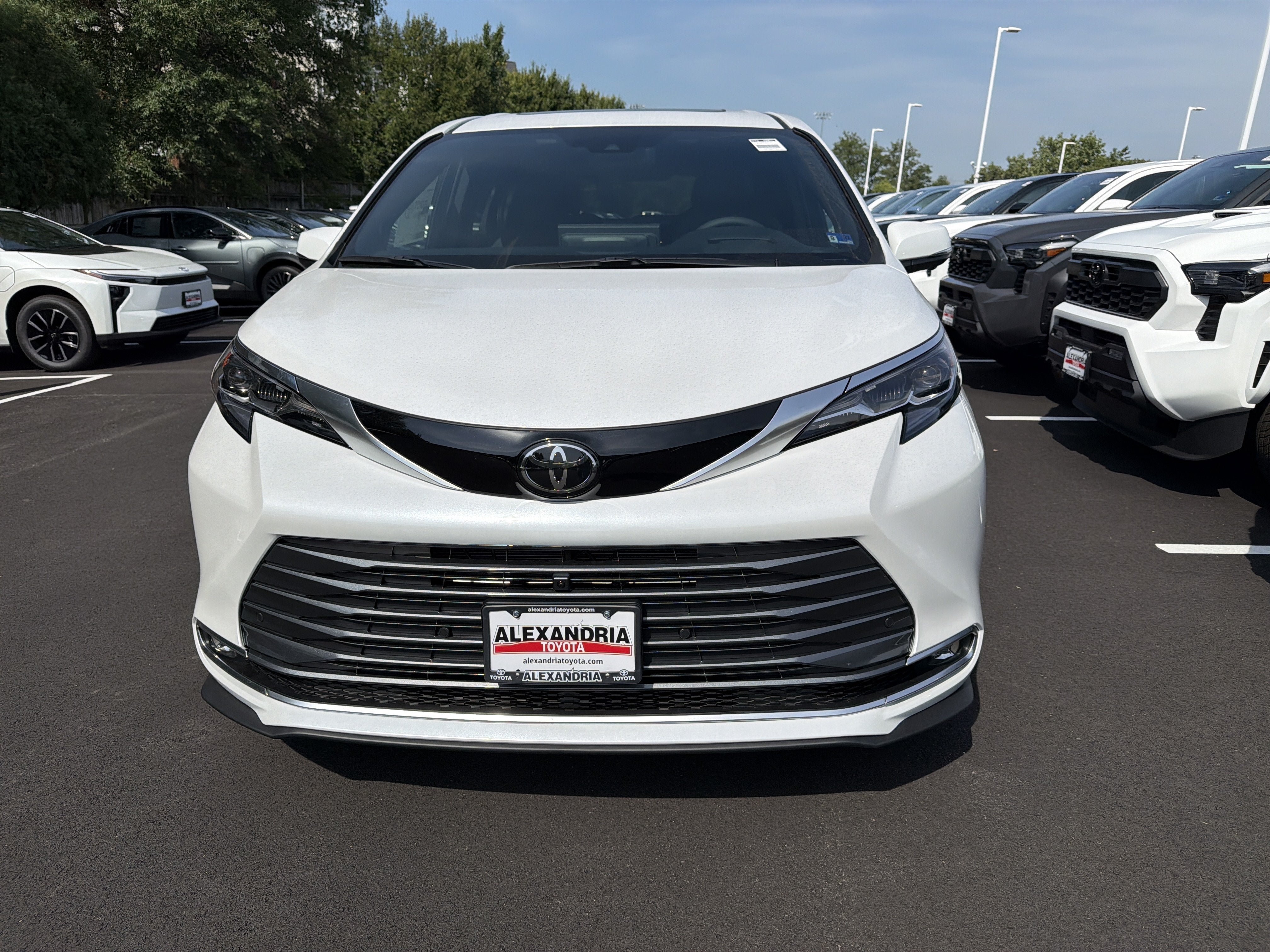 New 2026 Toyota Sienna Platinum AWD/4WD image 2