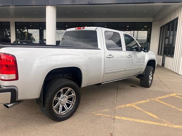 Used 2011 GMC Sierra 2500 SLE w/ SLE Preferred Package AWD/4WD image 6