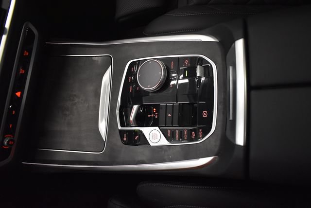 Used 2024 BMW X7 xDrive40i AWD/4WD image 30