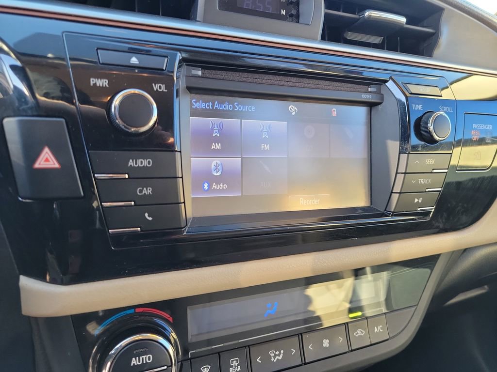 Used 2015 Toyota Corolla LE image 18