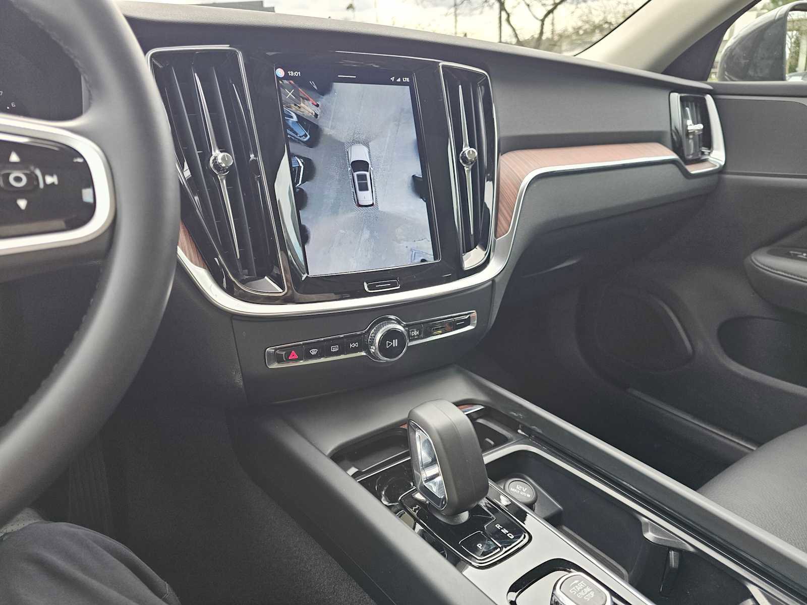 Certified 2025 Volvo V60 B5 Cross Country Plus image 30