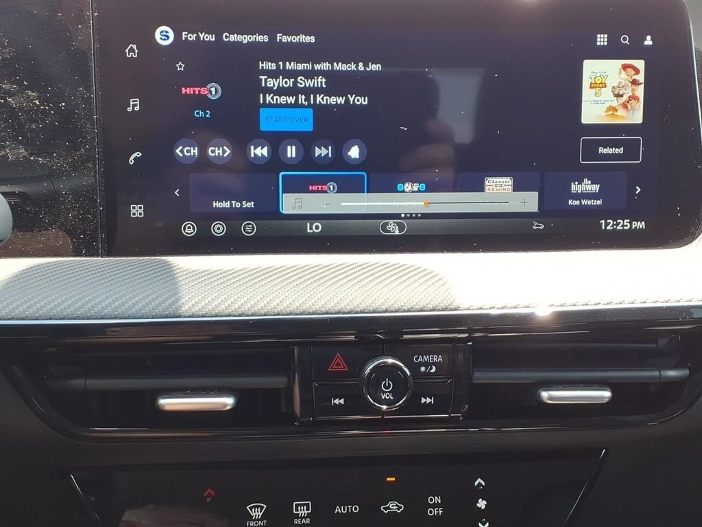 New 2026 Nissan Kicks SR FWD image 19