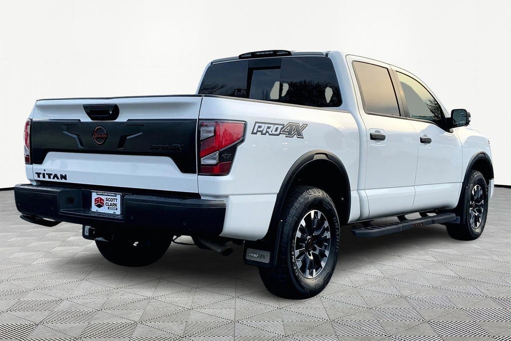 Used 2024 Nissan Titan PRO-4X w/ Pro-4x Convenience Package image 5