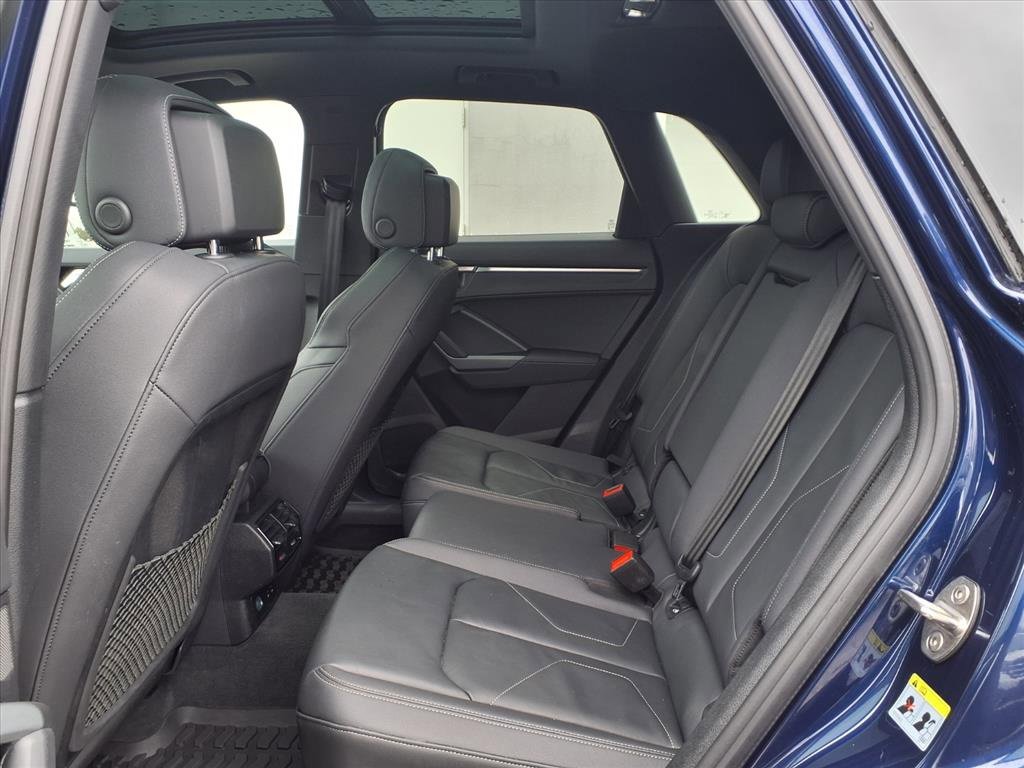 Used 2025 Audi Q3 2.0T Premium w/ Convenience Package image 21