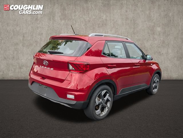 Used 2023 Hyundai Venue SEL w/ Cargo Package FWD image 7