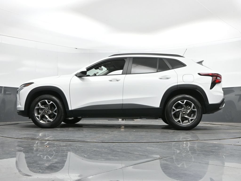 Used 2025 Chevrolet Trax LT w/ LT Convenience Package FWD image 47