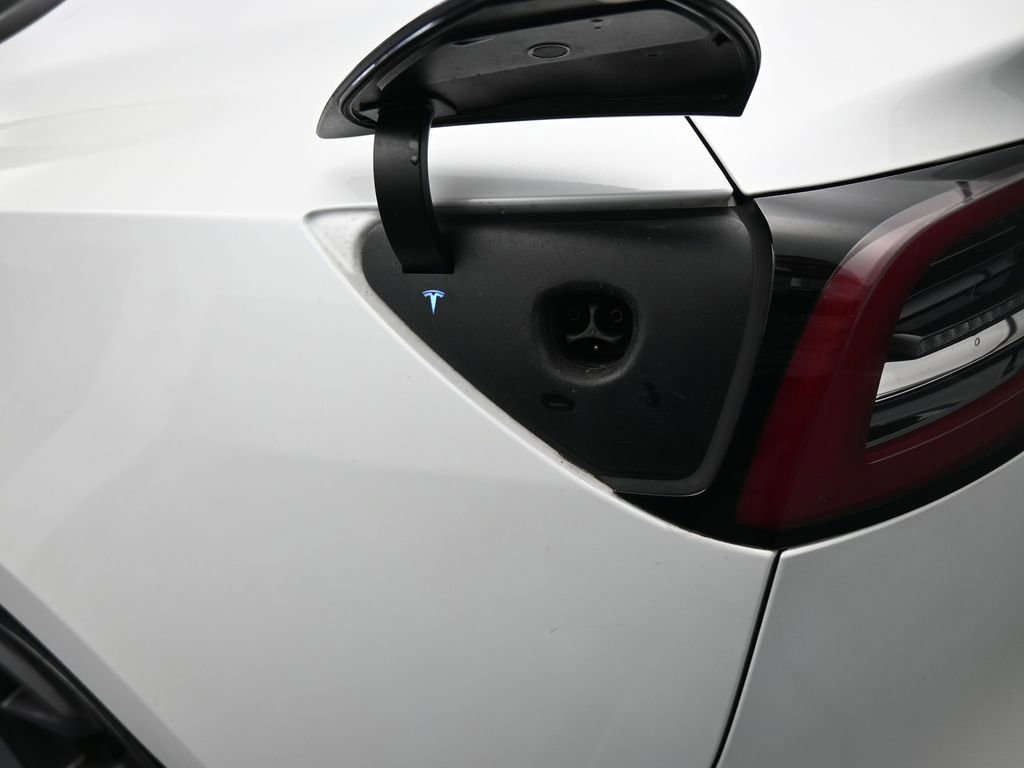 Used 2021 Tesla Model 3 Standard Range Plus image 44