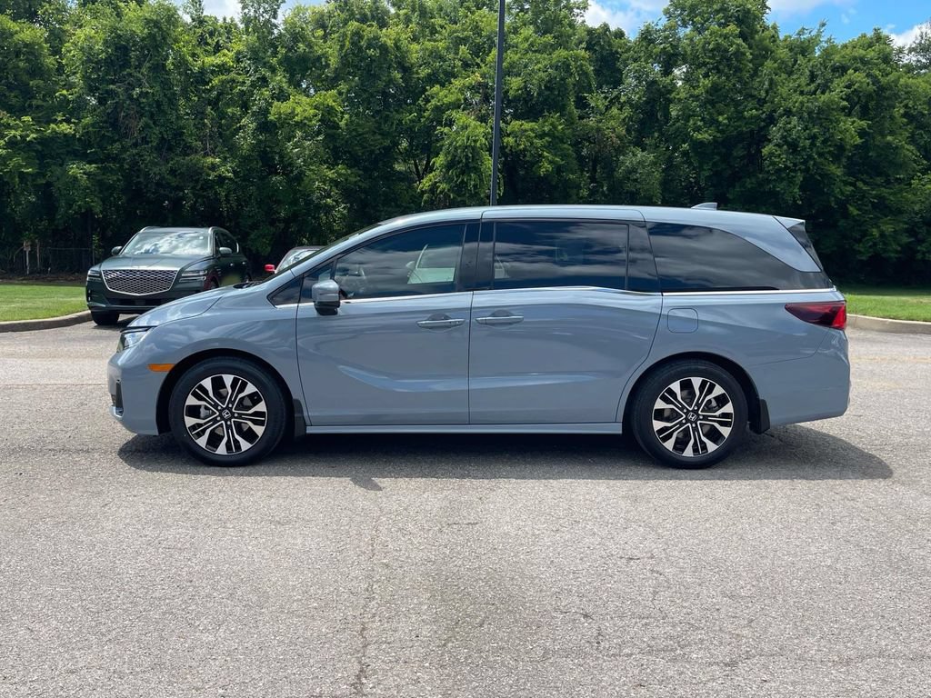 Used 2025 Honda Odyssey Elite image 4