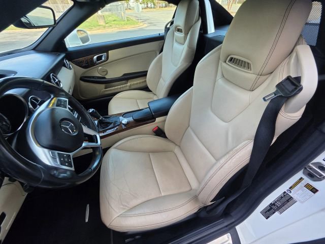 Used 2015 Mercedes-Benz SLK 250 w/ Premium Package image 14