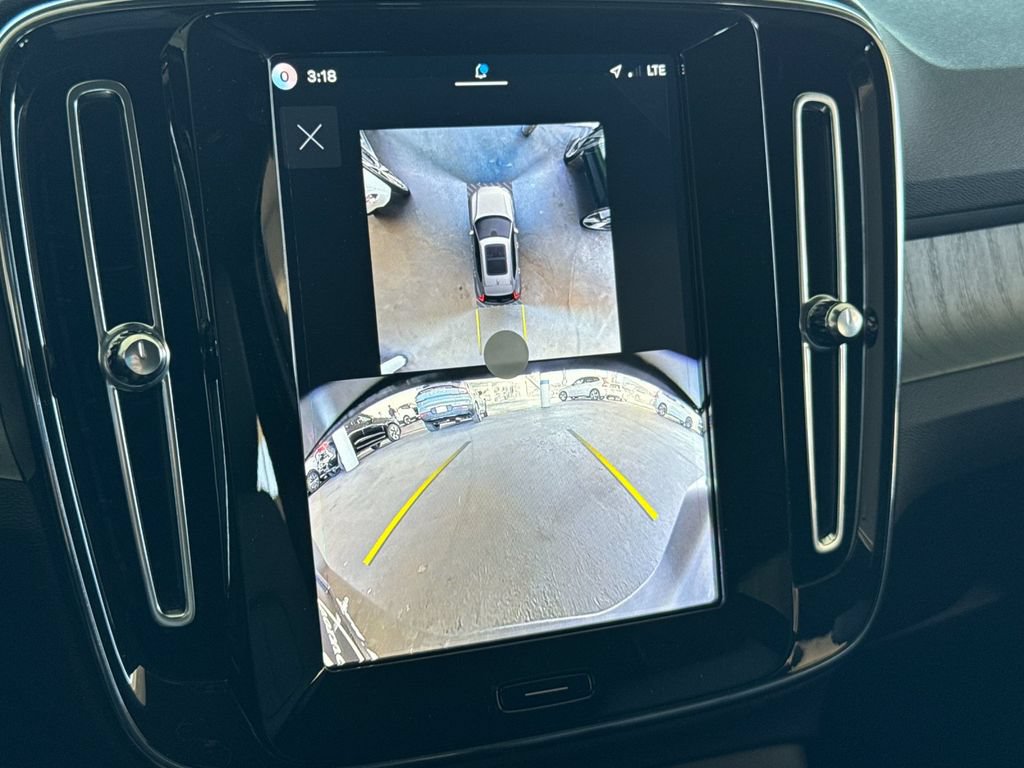 New 2026 Volvo XC40 B5 Plus w/ Climate Package AWD/4WD image 19