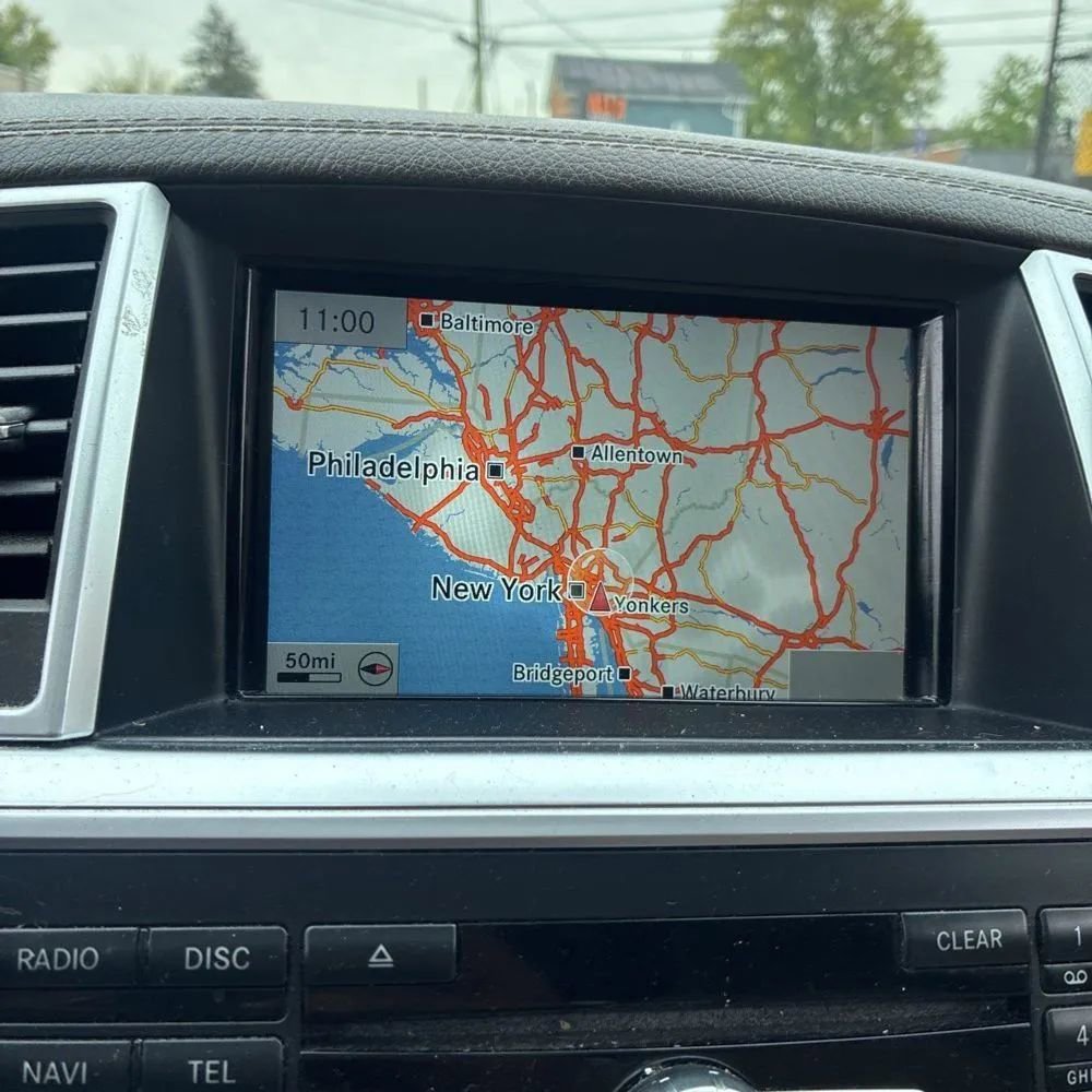 Used 2015 Mercedes-Benz GL 550 4MATIC image 28