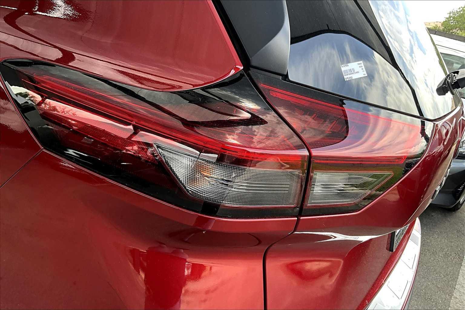Used 2024 Nissan Rogue SL FWD image 28