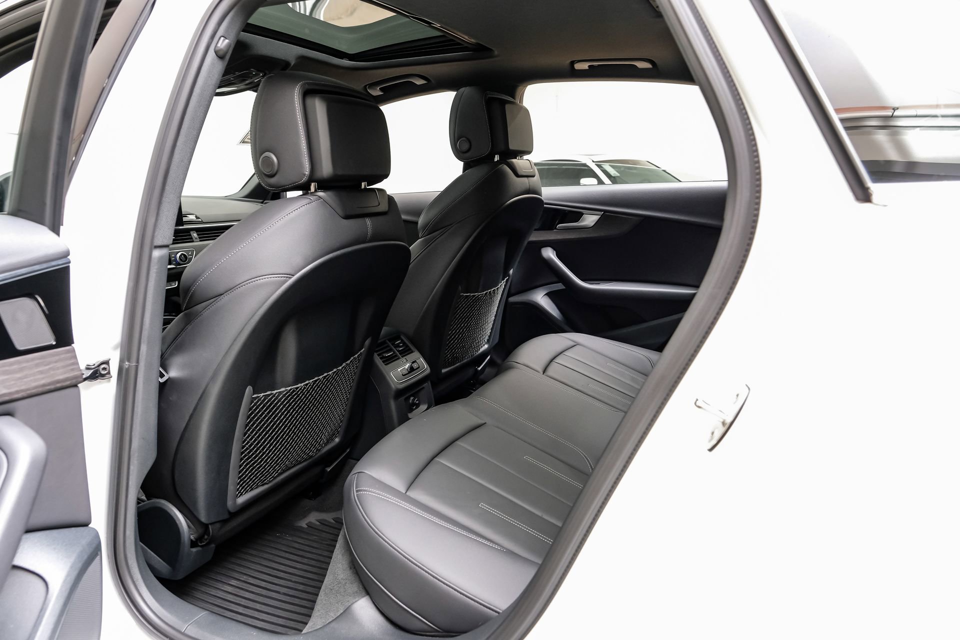 Used 2023 Audi A4 2.0T Premium w/ Convenience Package image 42