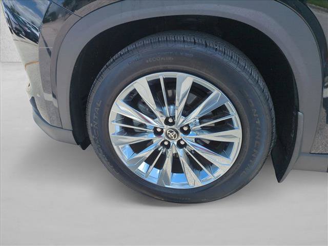 Certified 2025 Toyota Grand Highlander AWD image 24