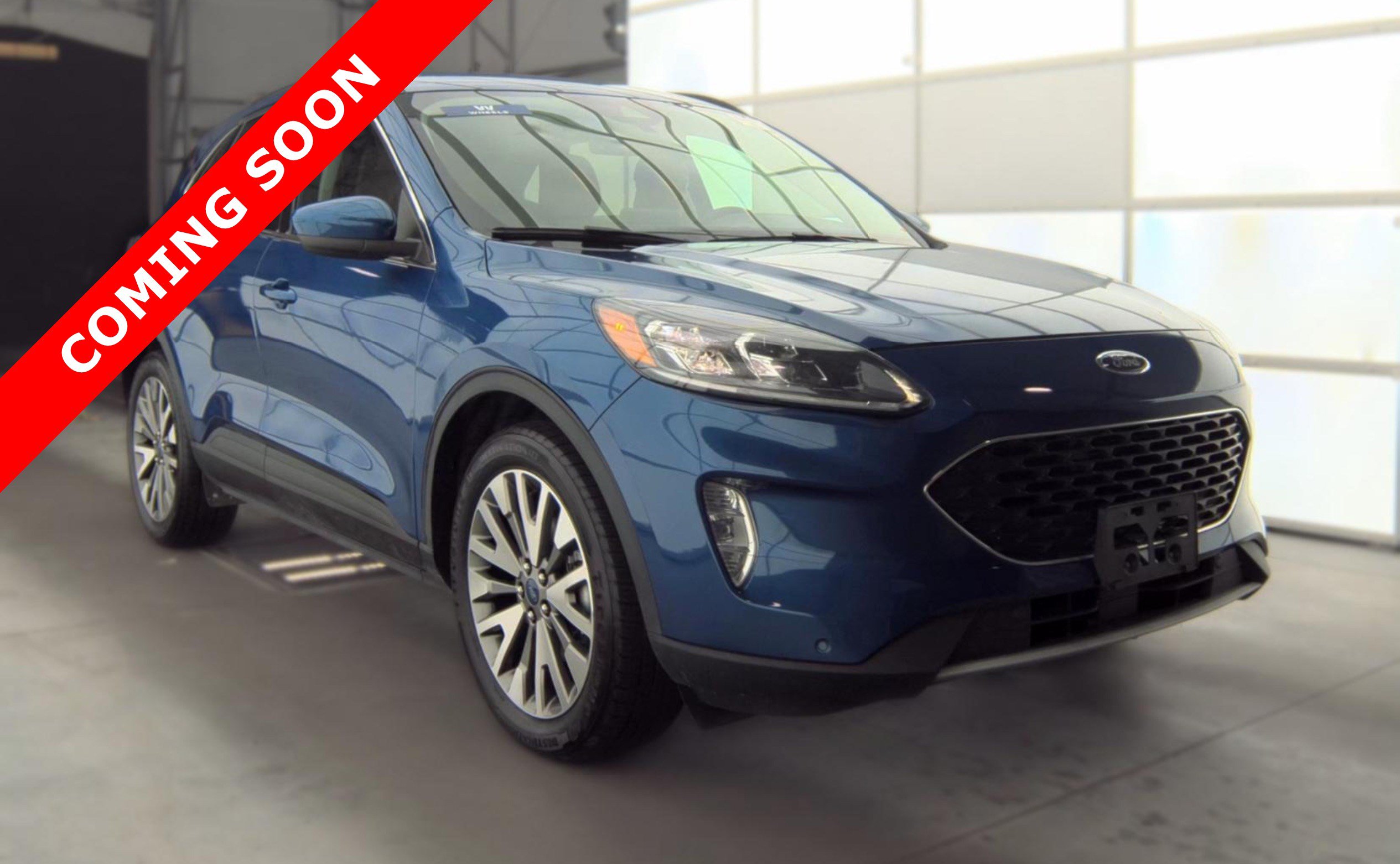 Used 2022 Ford Escape Titanium AWD/4WD image 3