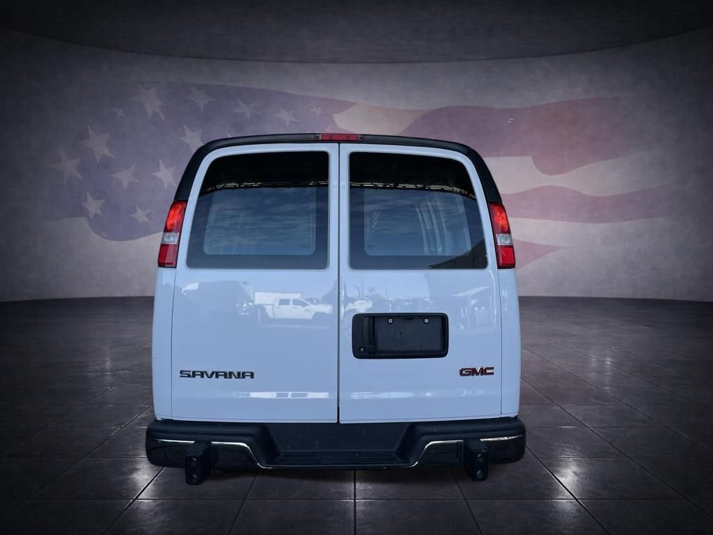 Used 2024 GMC Savana 2500 w/ Driver Convenience Package image 4